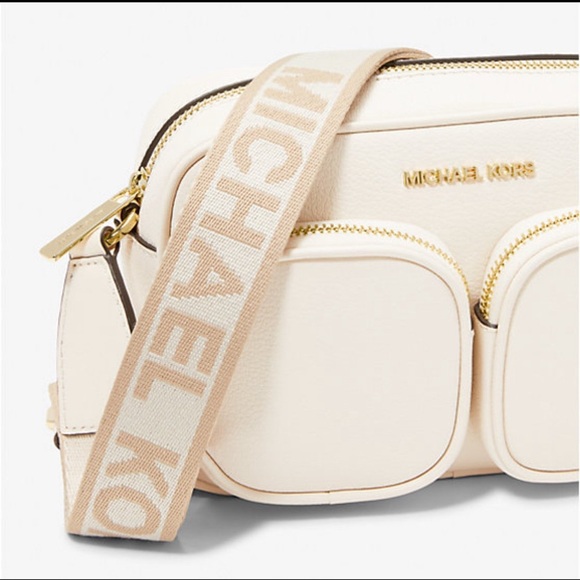 ❣️MK CROSSBODY❣️ - Picture 4 of 8